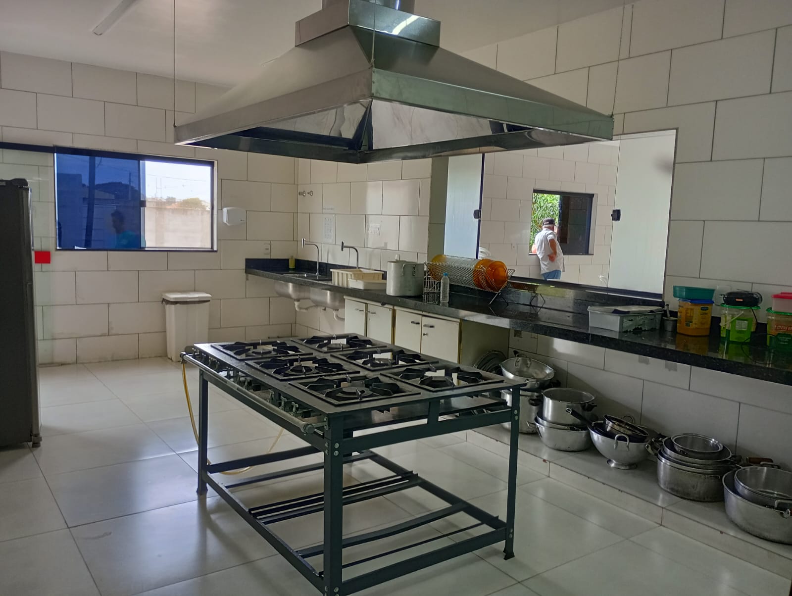 Cozinha industrial equipada